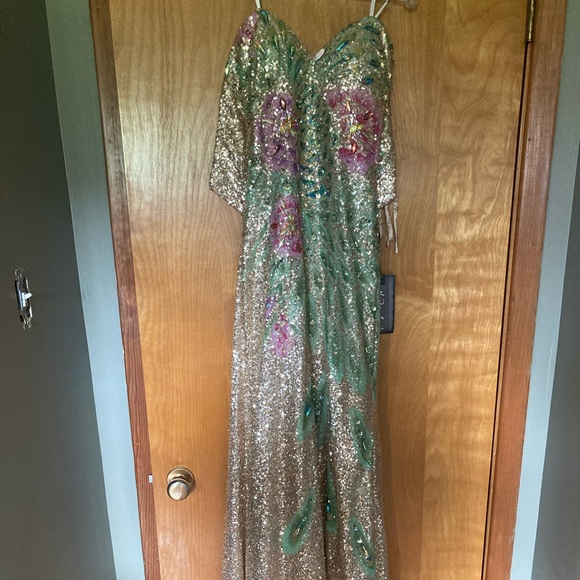 Mac Duggal gold sequence formal dress - Picture 1 of 10